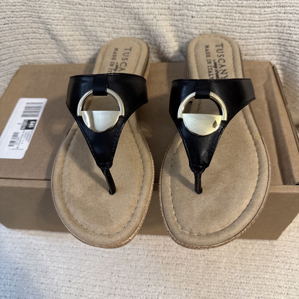 Tuscany by Easy Street Belinda Black Sandals Gold Buckle Slip On 7 W2 Wide New